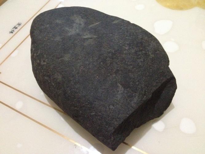 哪位了解石头的网友,给看看这是块什么石头?